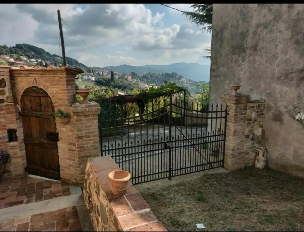 Villa Pera By Nicola Real Estate Corsanico-Bargecchia 0*,